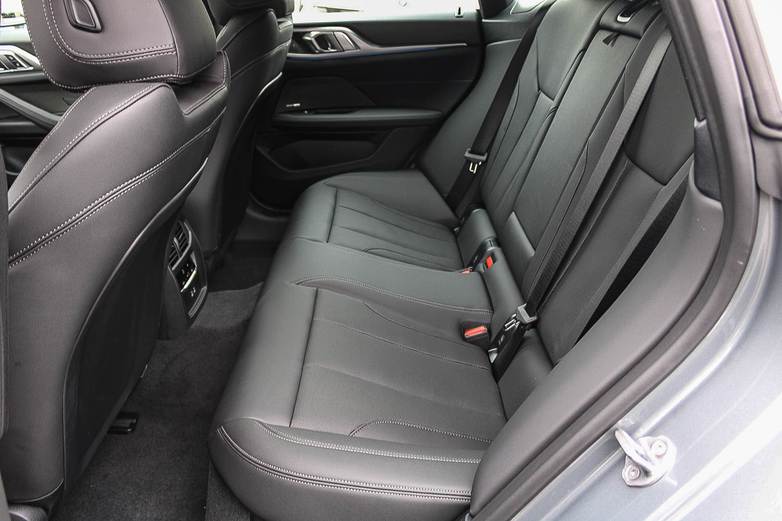 New 2026 BMW i4 eDrive40 w/ Premium Package RWD image 18