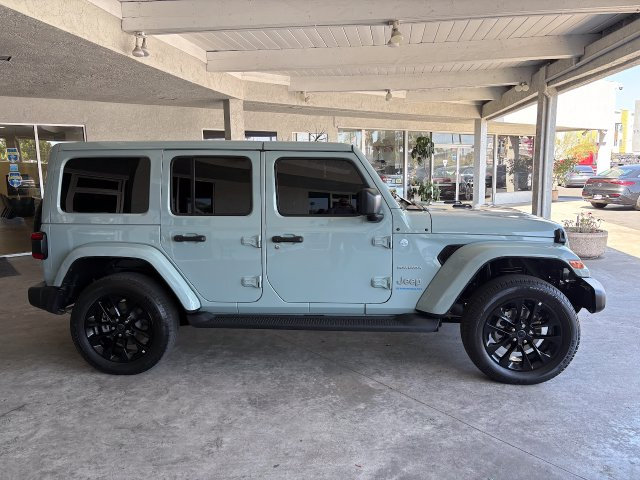 Used 2024 Jeep Wrangler Unlimited Sahara AWD/4WD image 2