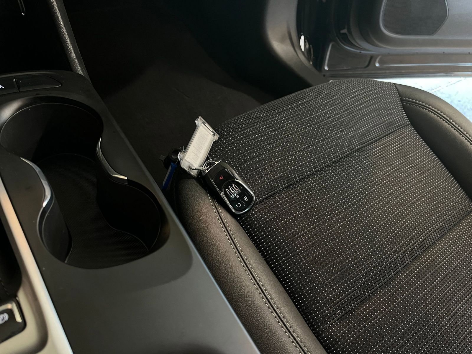 Used 2025 Buick Envista Preferred image 21