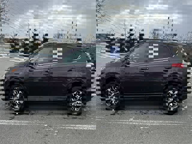 Used 2017 Toyota RAV4 XLE image 2