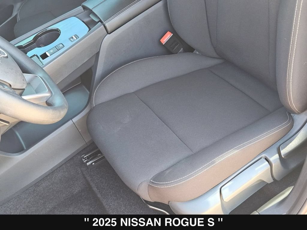 Used 2025 Nissan Rogue S FWD image 16