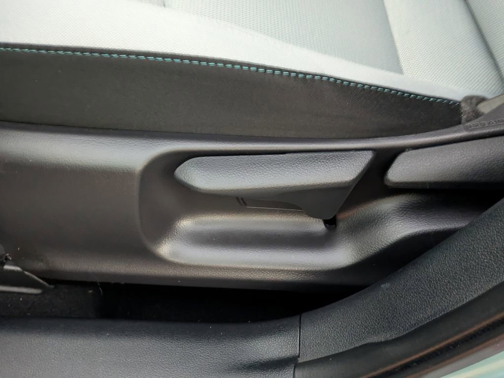 Used 2021 Toyota Prius LE FWD image 21