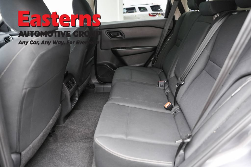Used 2024 Nissan Rogue S AWD/4WD image 21
