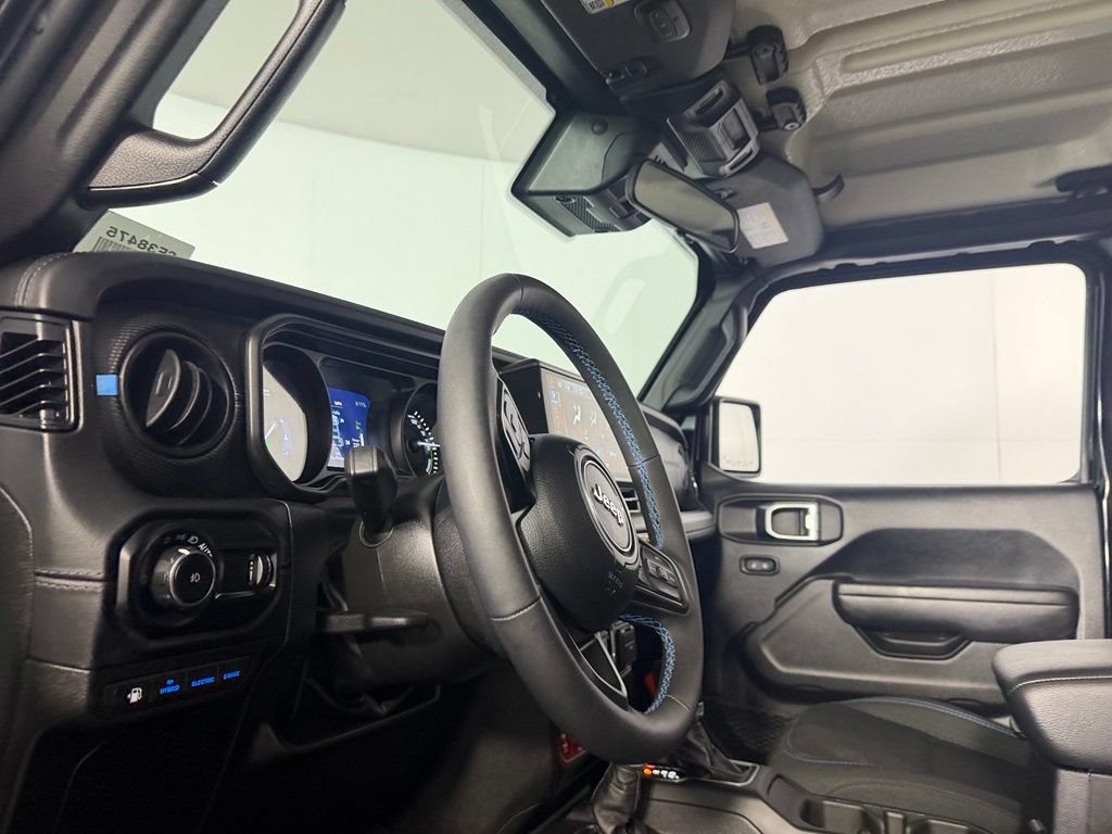 Used 2025 Jeep Wrangler Unlimited Rubicon 4xe w/ Safety Group AWD/4WD image 21