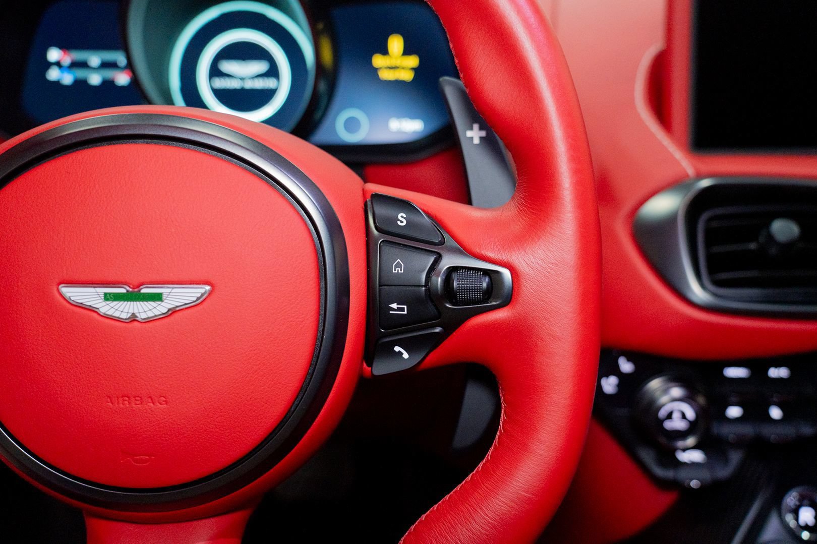 Used 2019 Aston Martin V8 Vantage Coupe RWD image 35