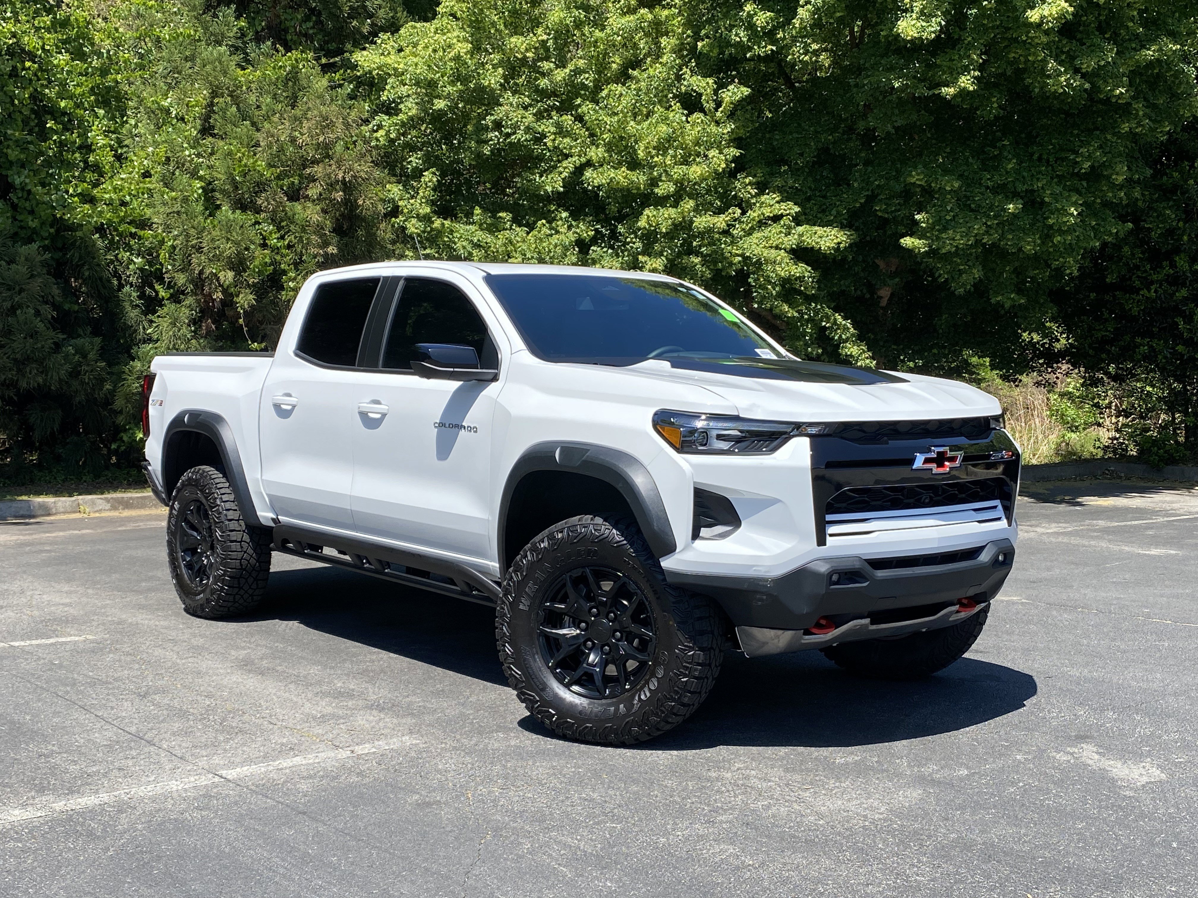 Used 2026 Chevrolet Colorado ZR2 w/ Technology Package AWD/4WD image 48