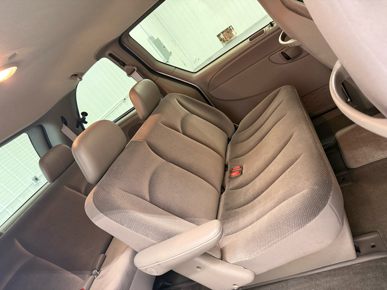 Used 2002 Dodge Caravan SE image 59