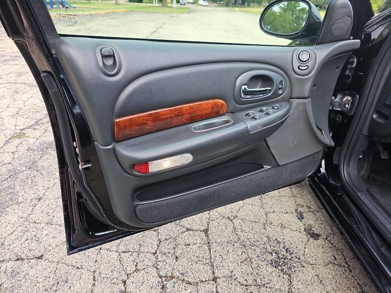 Used 2002 Chrysler 300M image 12