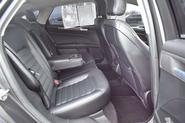 Used 2017 Ford Fusion SE image 36