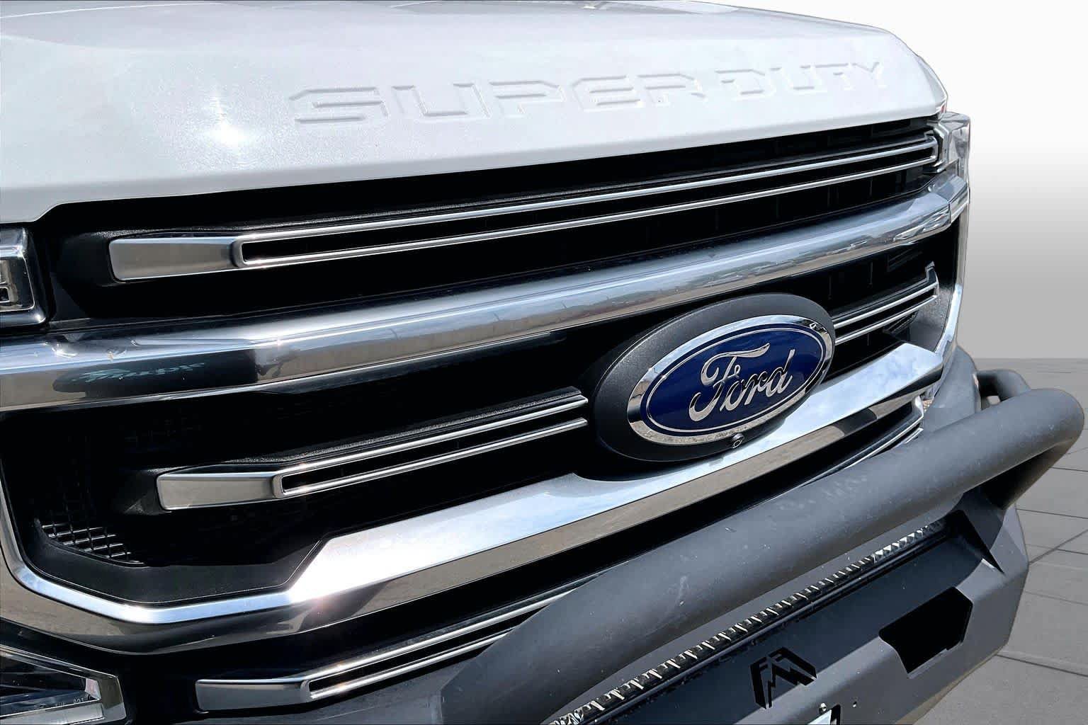 Used 2021 Ford F250 Platinum w/ FX4 Off-Road Package AWD/4WD image 30