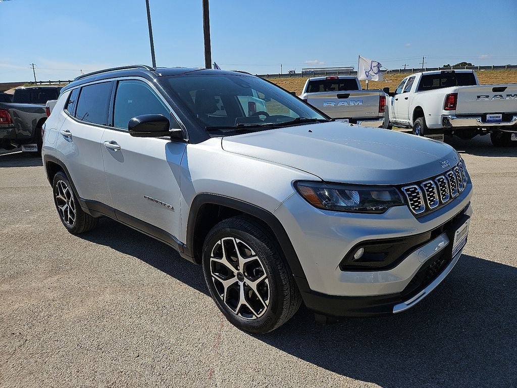 Used 2025 Jeep Compass Limited AWD/4WD image 10