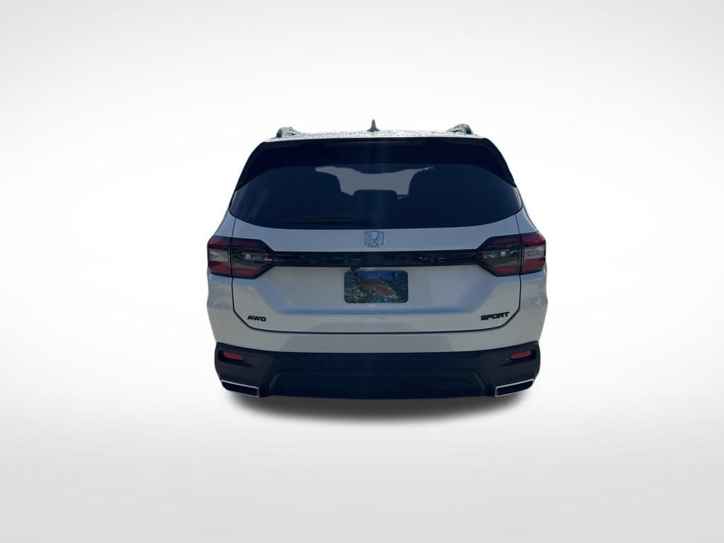 Used 2025 Honda Pilot Sport image 7