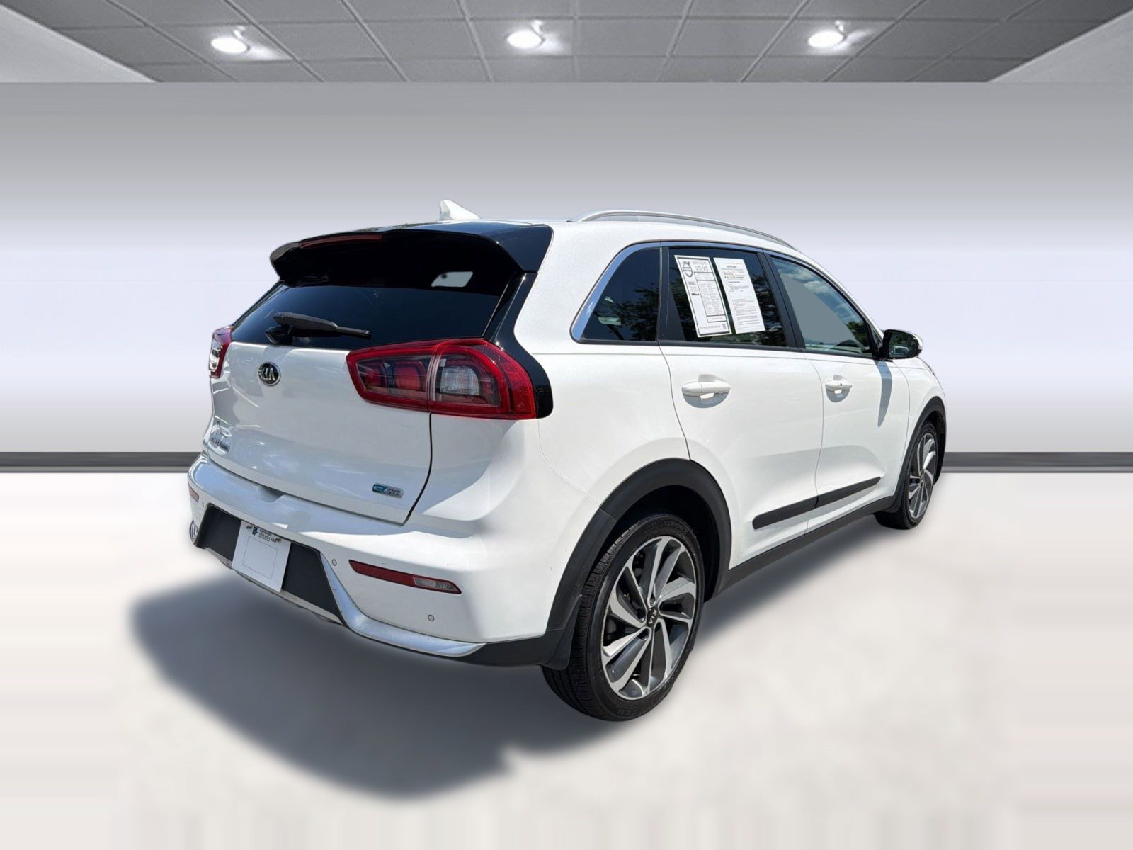 Used 2018 Kia Niro Touring FWD image 9