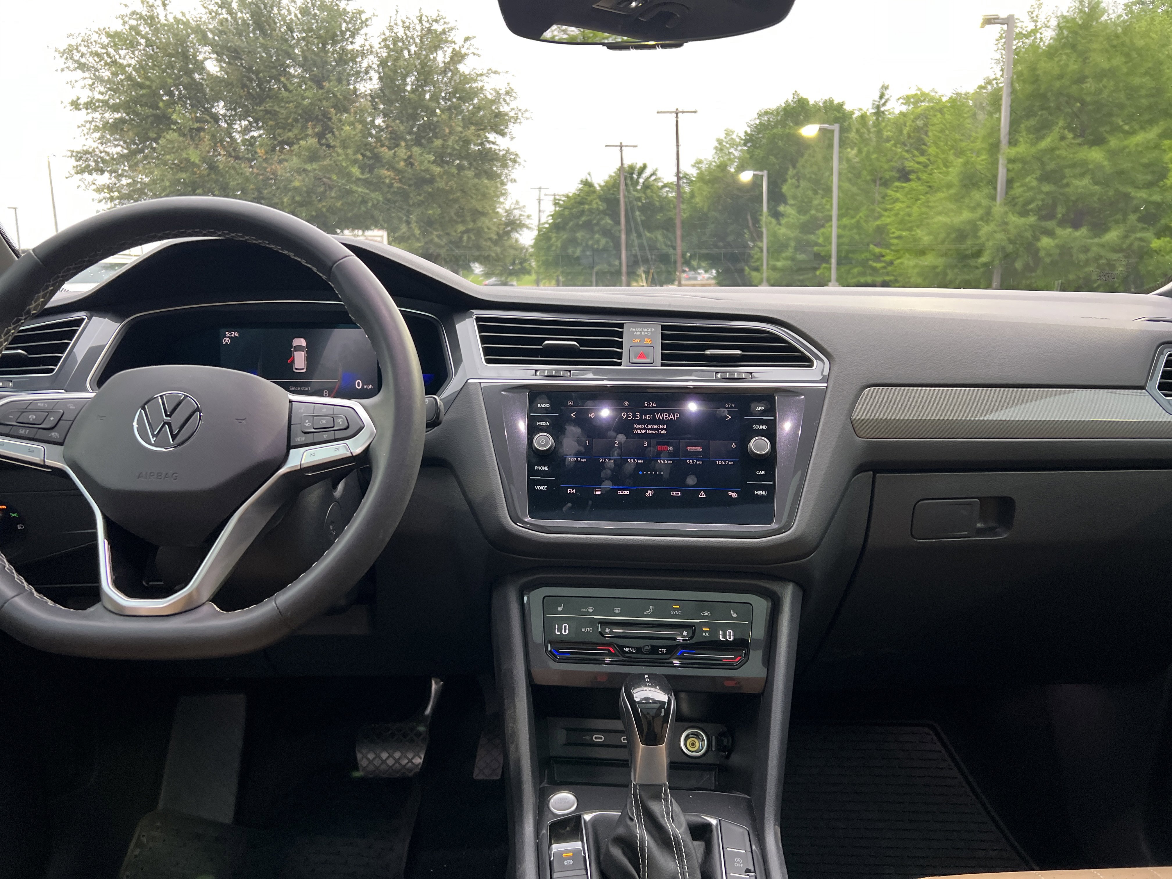 Certified 2023 Volkswagen Tiguan SE w/ Panoramic Sunroof Package FWD image 27