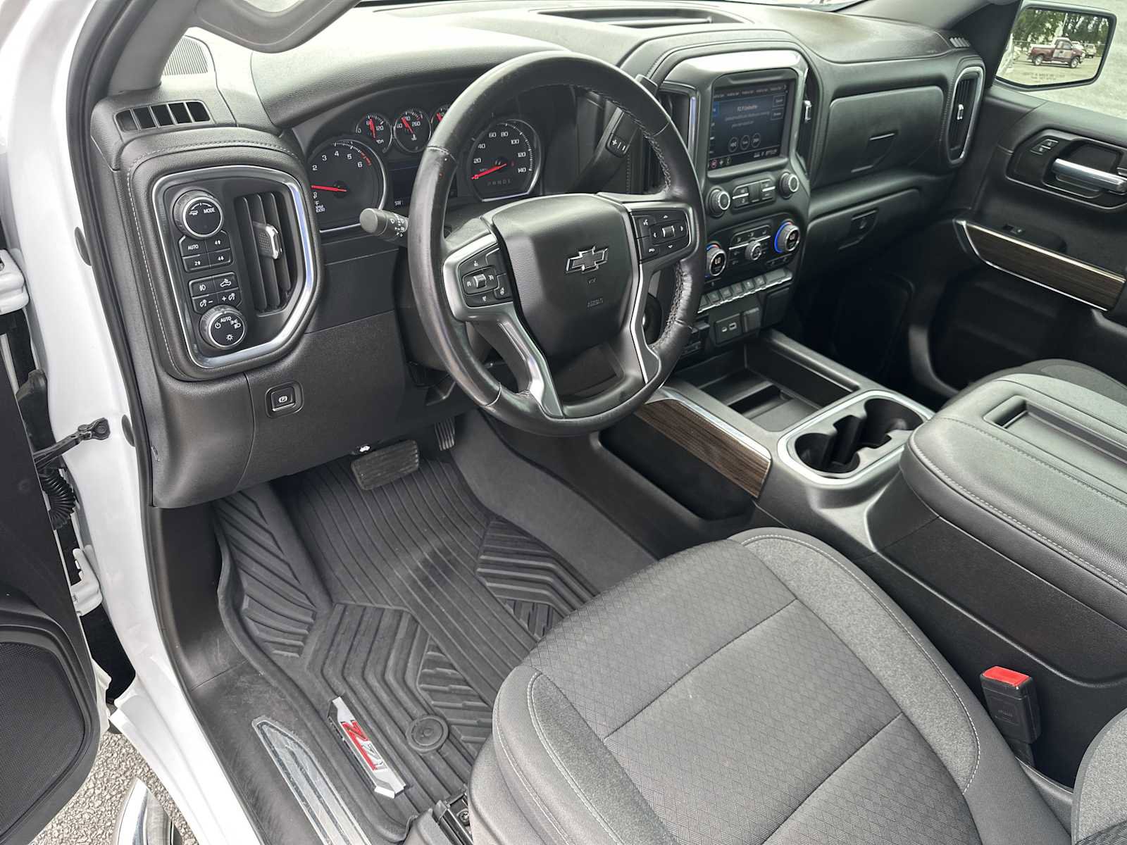 Used 2022 Chevrolet Silverado 1500 RST AWD/4WD image 13