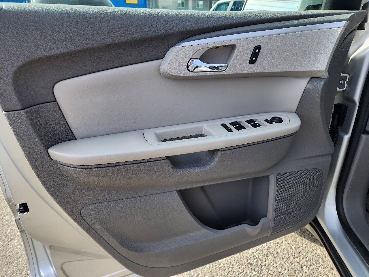 Used 2012 Chevrolet Traverse LT AWD/4WD image 12