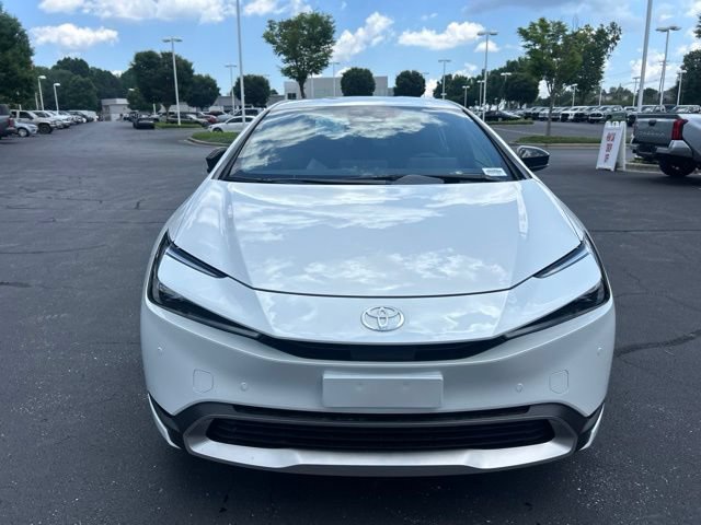 New 2026 Toyota Prius Plug-In Hybrid FWD image 2