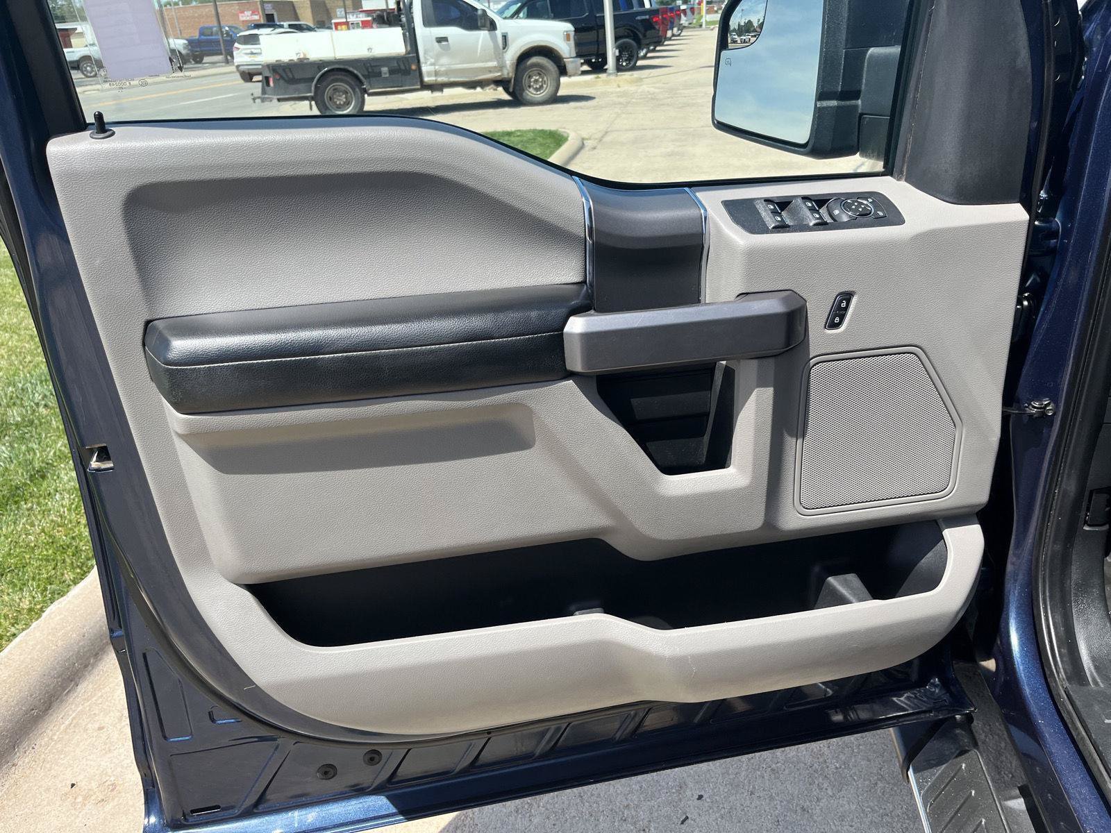 Used 2020 Ford F150 XLT w/ Equipment Group 302A Luxury AWD/4WD image 16