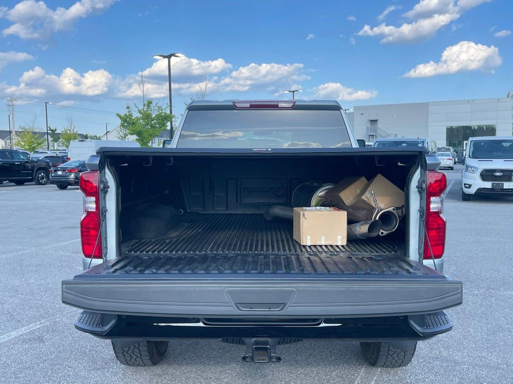 Used 2024 Chevrolet Silverado 2500 Custom w/ Custom Value Package AWD/4WD image 11