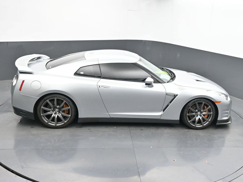 Used 2012 Nissan GT-R Premium image 43