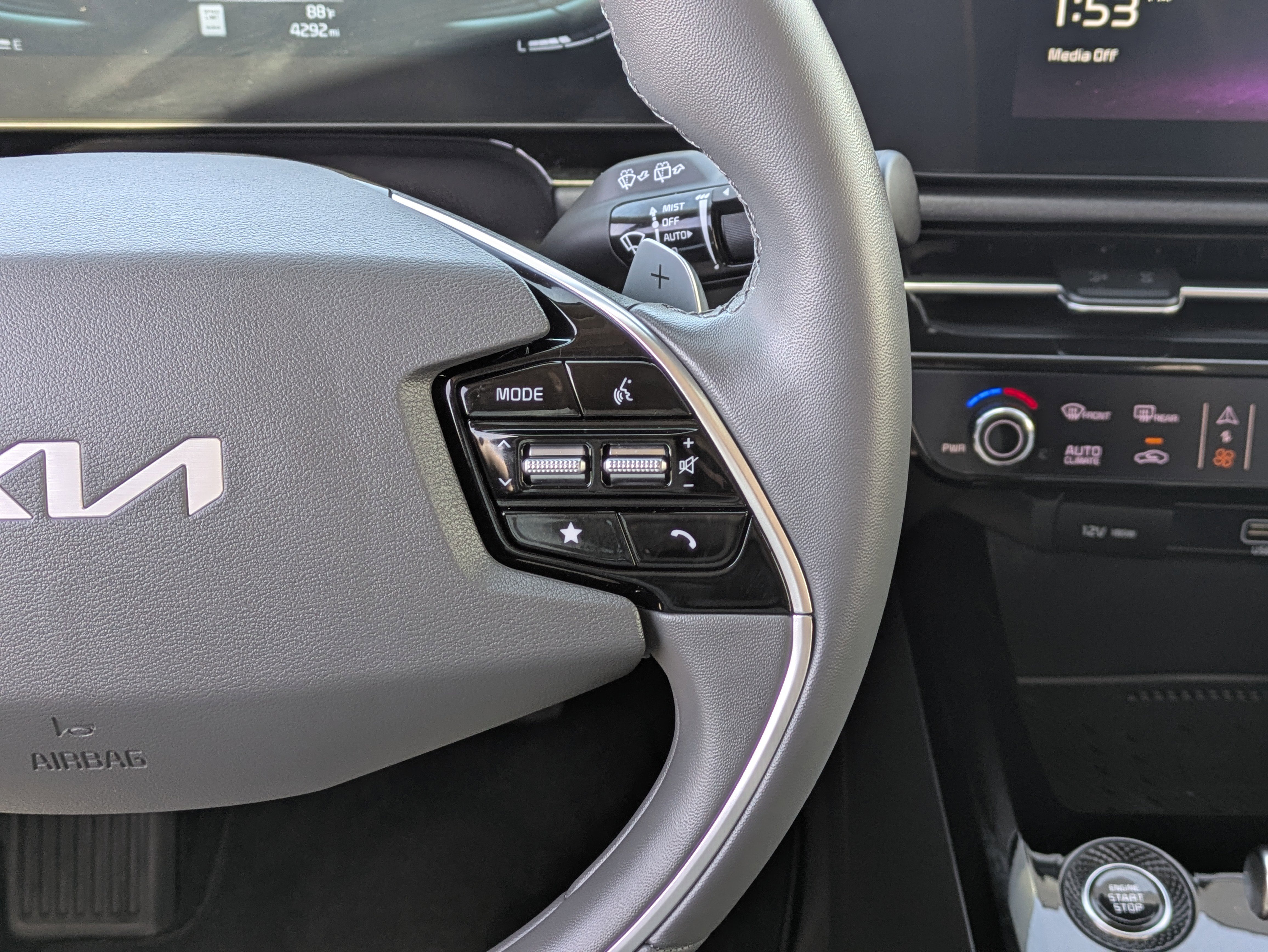 Certified 2025 Kia Niro EX FWD image 22