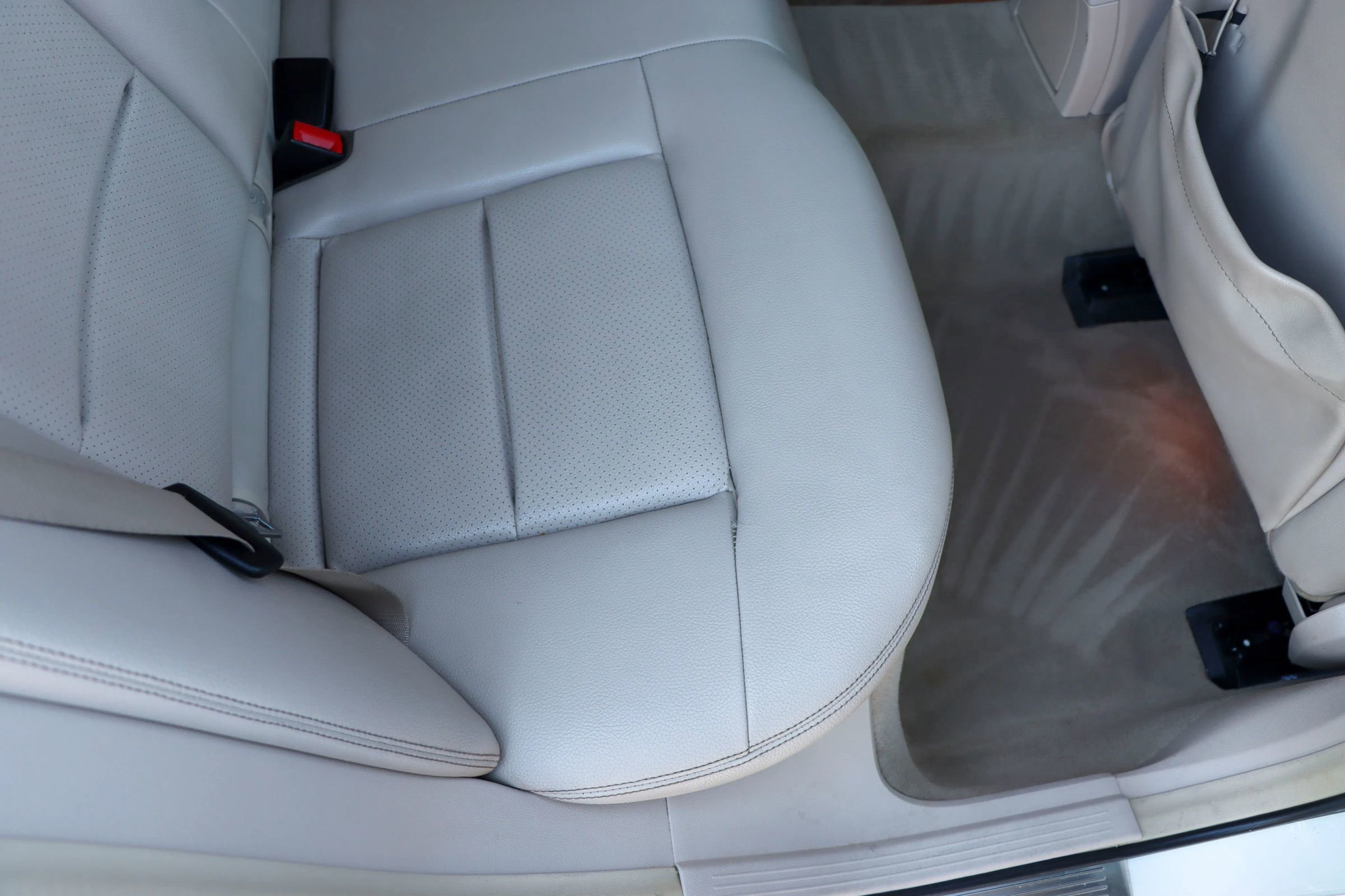 Used 2014 Mercedes-Benz E 350 Sedan image 20