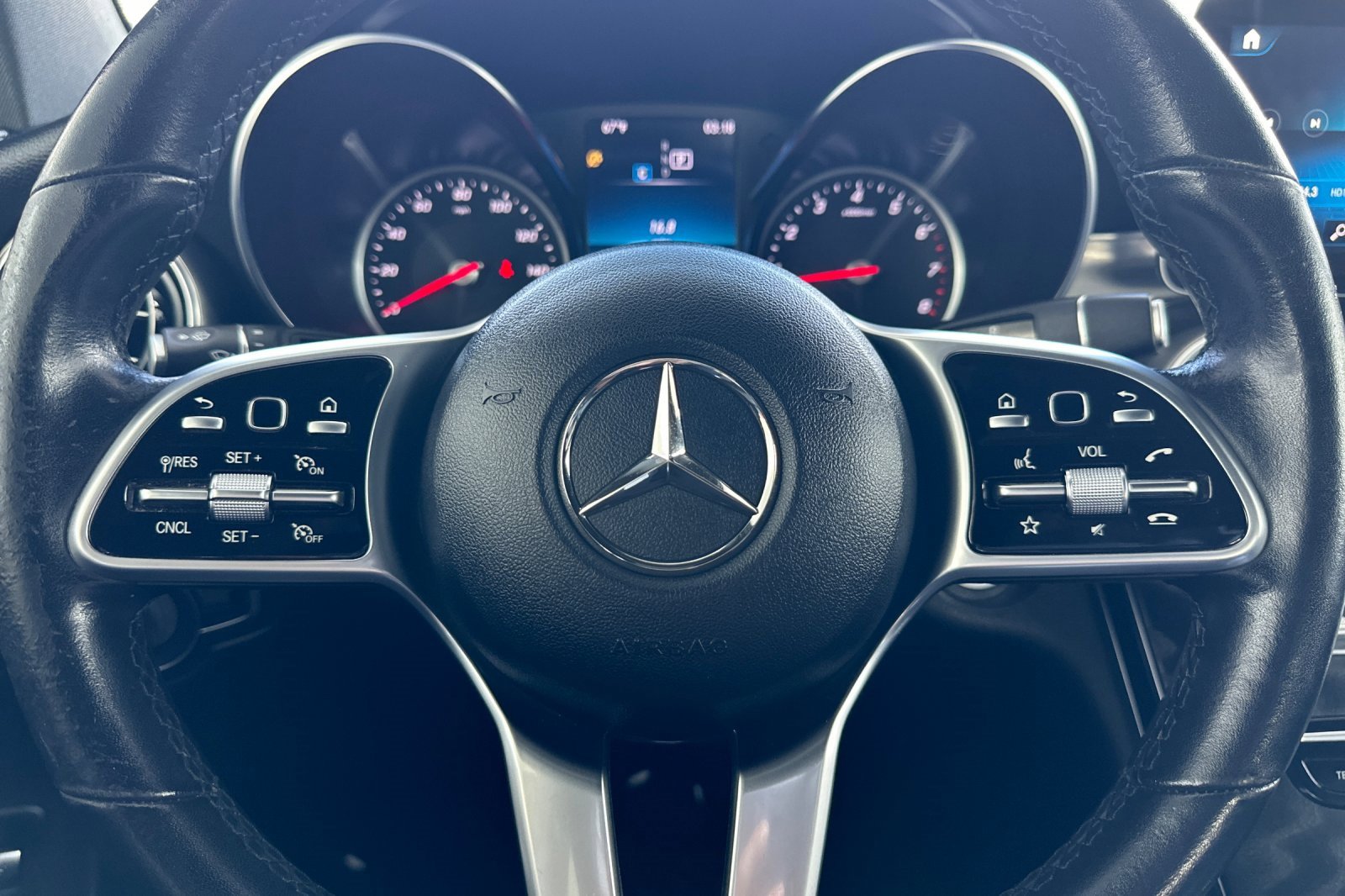 Used 2021 Mercedes-Benz GLC 300 image 24