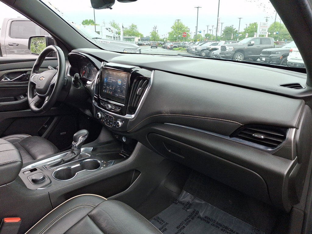 Used 2023 Chevrolet Traverse Premier AWD/4WD image 11