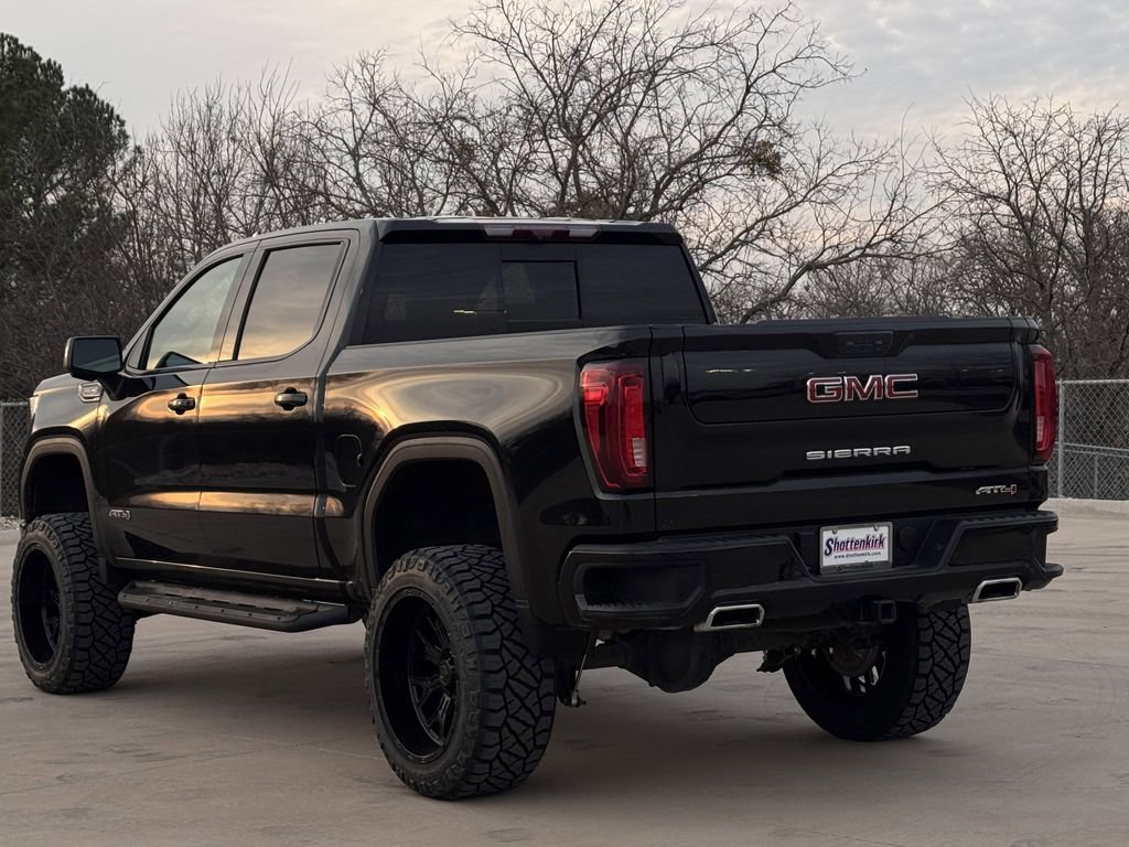 Used 2024 GMC Sierra 1500 AT4 w/ Technology Package AWD/4WD image 4