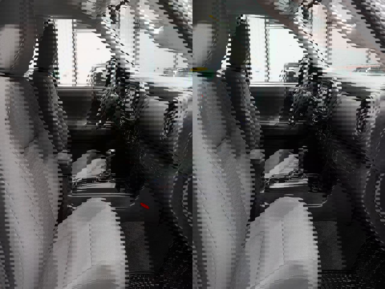 Used 2017 Toyota Tacoma SR image 27