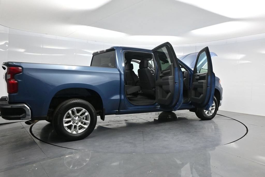 Used 2024 Chevrolet Silverado 1500 LT AWD/4WD image 4