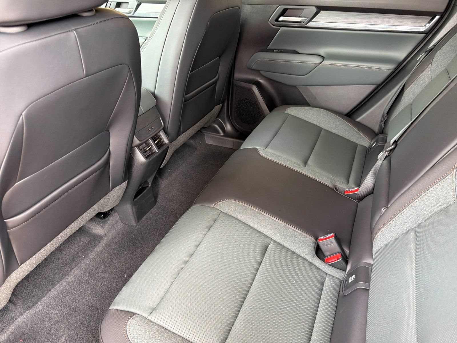 New 2026 GMC Terrain AT4 w/ Technology Package II AWD/4WD image 12