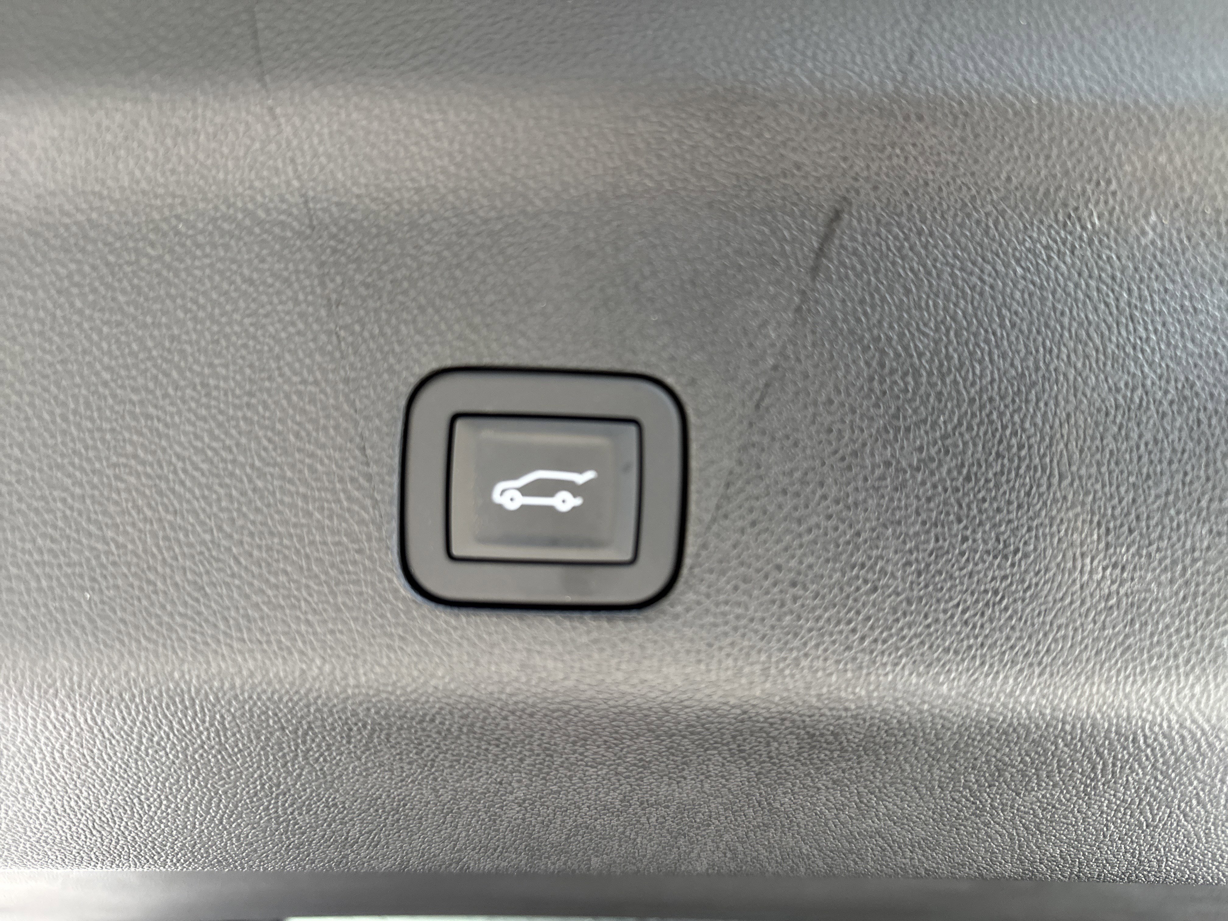 Used 2026 Cadillac Escalade Platinum Sport w/ LPO, ONYX Package image 40