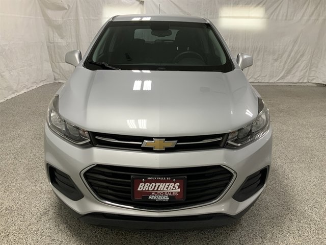 Used 2018 Chevrolet Trax LS w/ LPO, Cargo Package FWD image 3