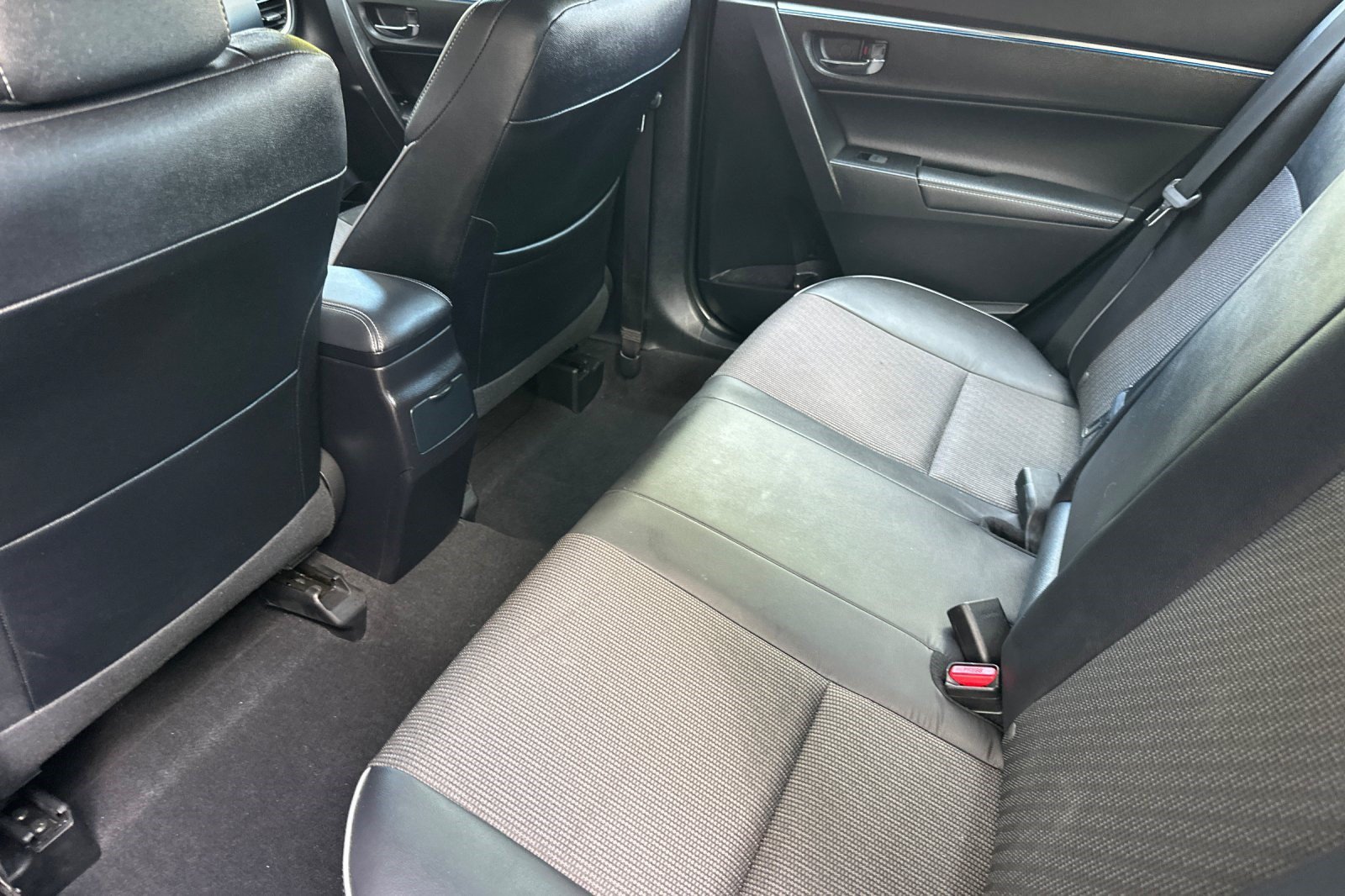 Used 2015 Toyota Corolla S FWD image 23
