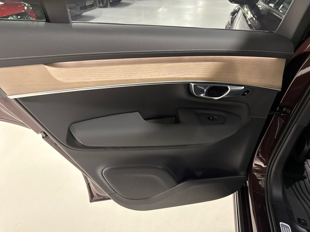 Certified 2026 Volvo XC90 B5 Plus w/ Protection Package Premier AWD/4WD image 21