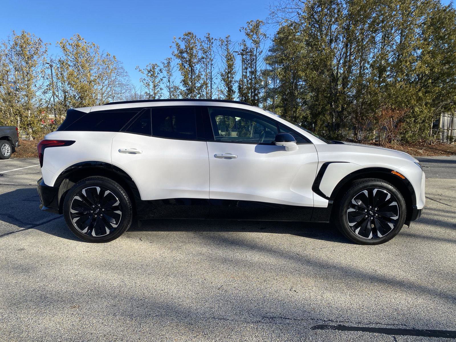 Used 2025 Chevrolet Blazer EV RS image 8