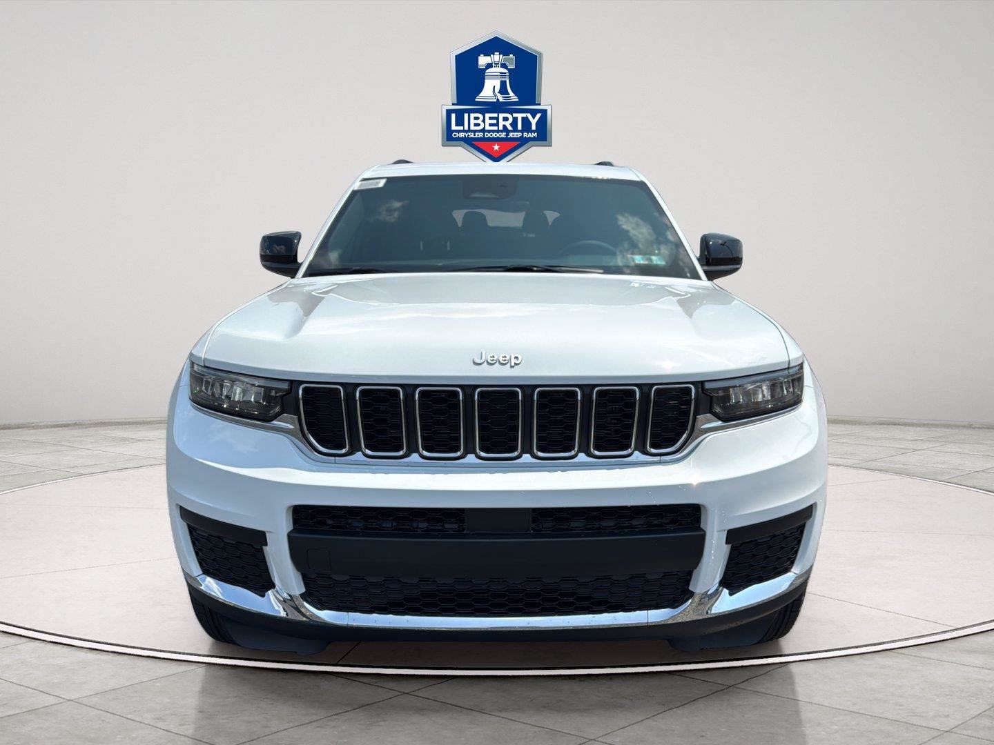New 2026 Jeep Grand Cherokee L Laredo AWD/4WD image 2