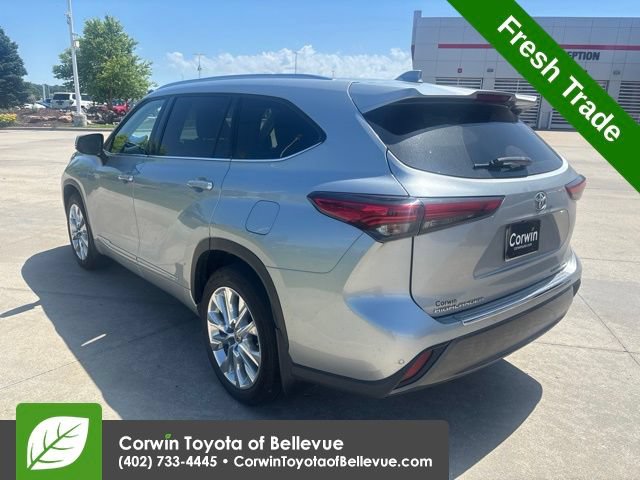 Used 2021 Toyota Highlander Limited w/ Protection Package #3 (TMS) AWD/4WD image 6