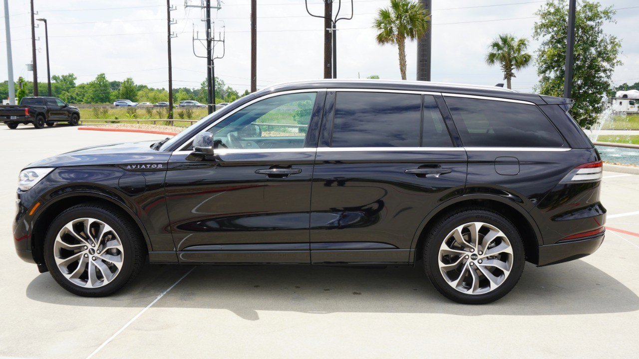Used 2021 Lincoln Aviator Grand Touring w/ Equipment Group 302A AWD/4WD image 5