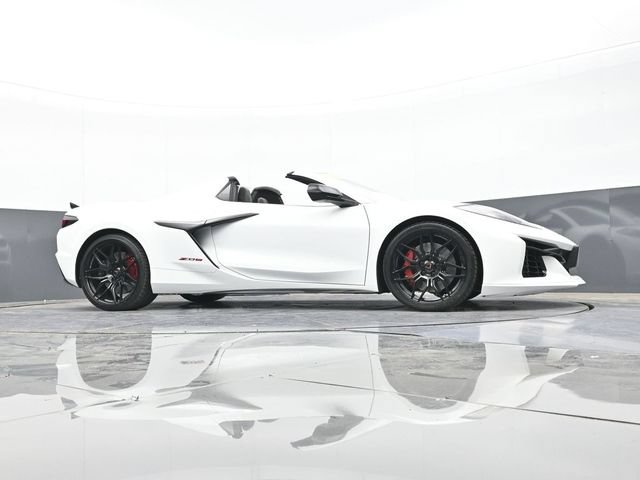 Used 2024 Chevrolet Corvette Z06 RWD image 45