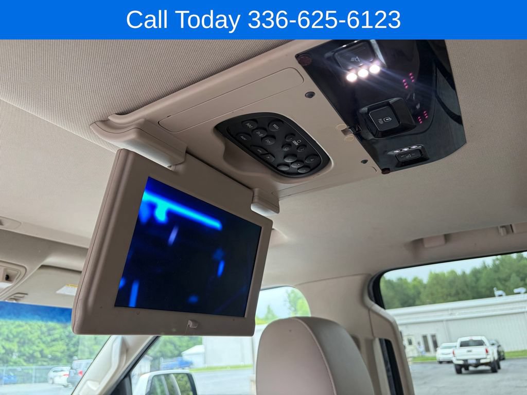 Used 2017 Cadillac Escalade Premium Luxury AWD/4WD image 24