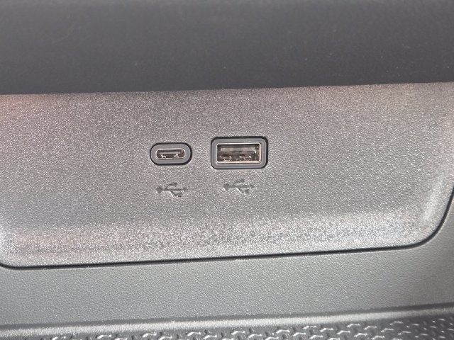 New 2026 Chevrolet Equinox LT w/ Safety and Technology Package AWD/4WD image 8