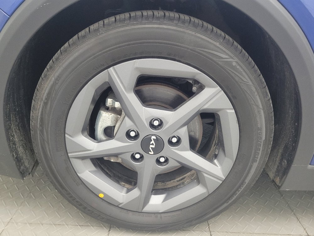 Used 2025 Kia K4 FWD image 31