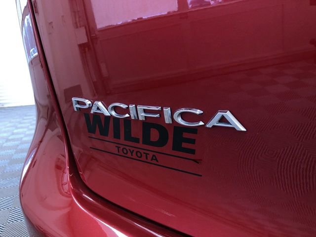 Used 2025 Chrysler Pacifica Select image 16