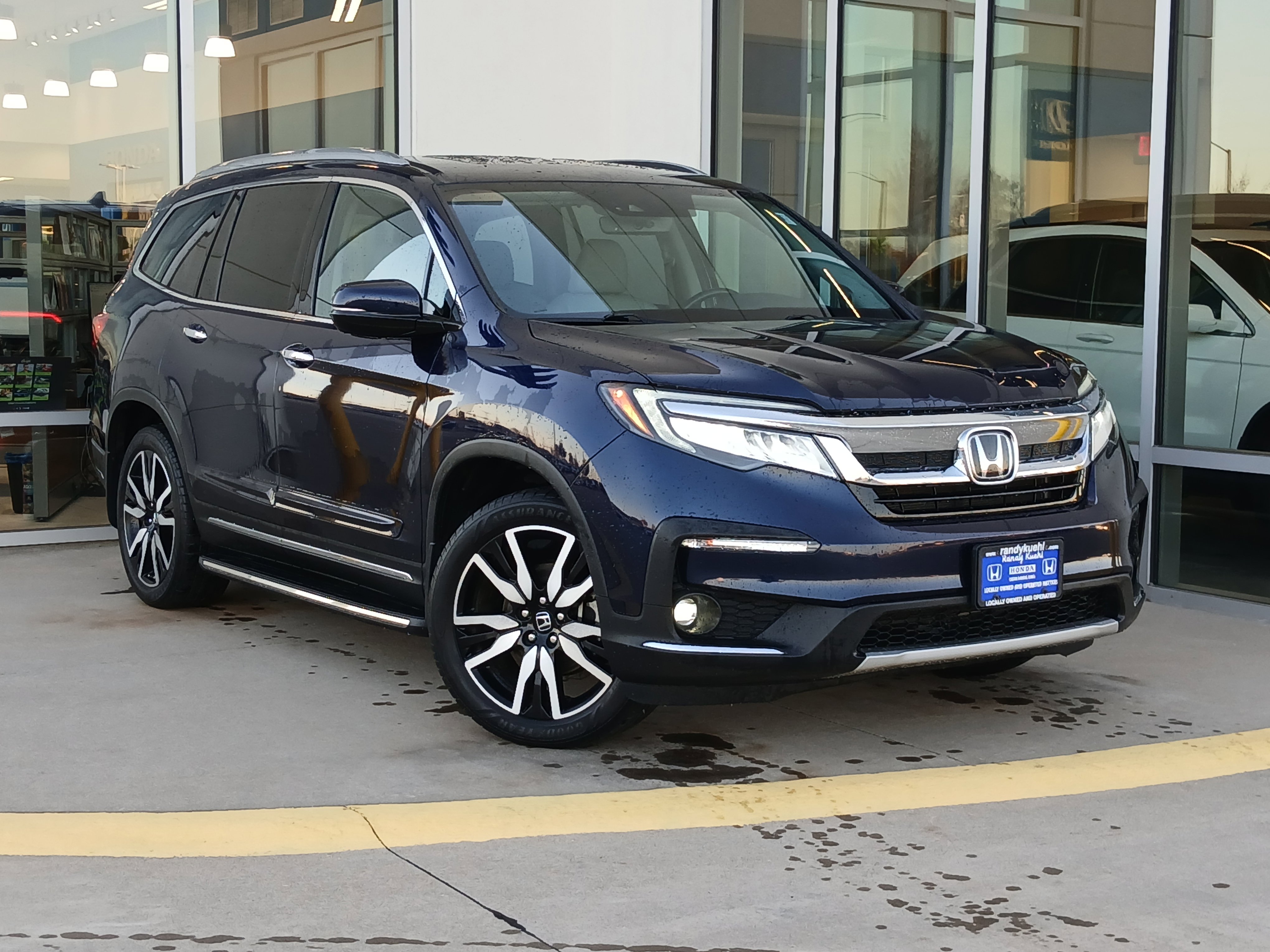 Used 2019 Honda Pilot Elite image 2
