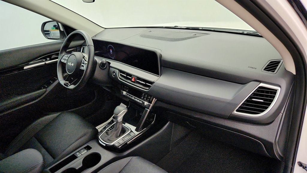 Used 2026 Kia Seltos SX w/ SX Sunroof Package AWD/4WD image 25