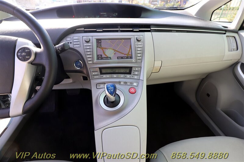 Used 2014 Toyota Prius Four w/ Solar Roof Package FWD image 18