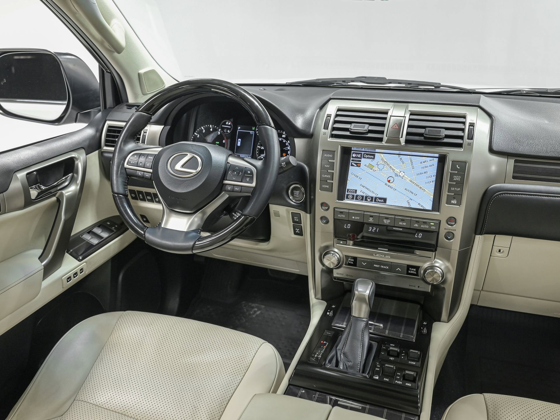 Used 2021 Lexus GX 460 Luxury w/ Sport Design Package AWD/4WD image 31