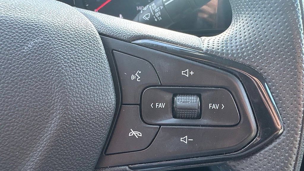 Certified 2024 Chevrolet Trax LS FWD image 17